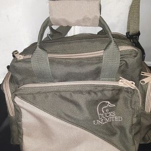 Ducks Unlimited  "Blind  Bag"/Day Bag